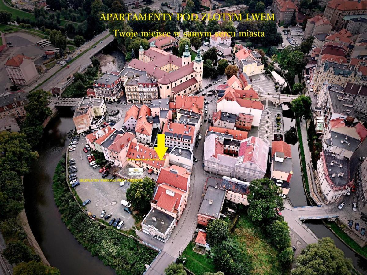 Apartament W Samym Sercu Miasta Z Darmowym Parkingiem Pod Zlotym Lwem -Hotel VI Klodzko Bagian luar foto